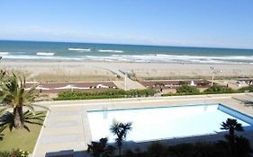 T2 VUE MER et PISCINE AU BARCARES